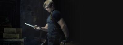 Leon Kennedy in Resident Evil 4 examines a combat knife in a dim, cluttered room, tense stance and moody, cinematic lighting.